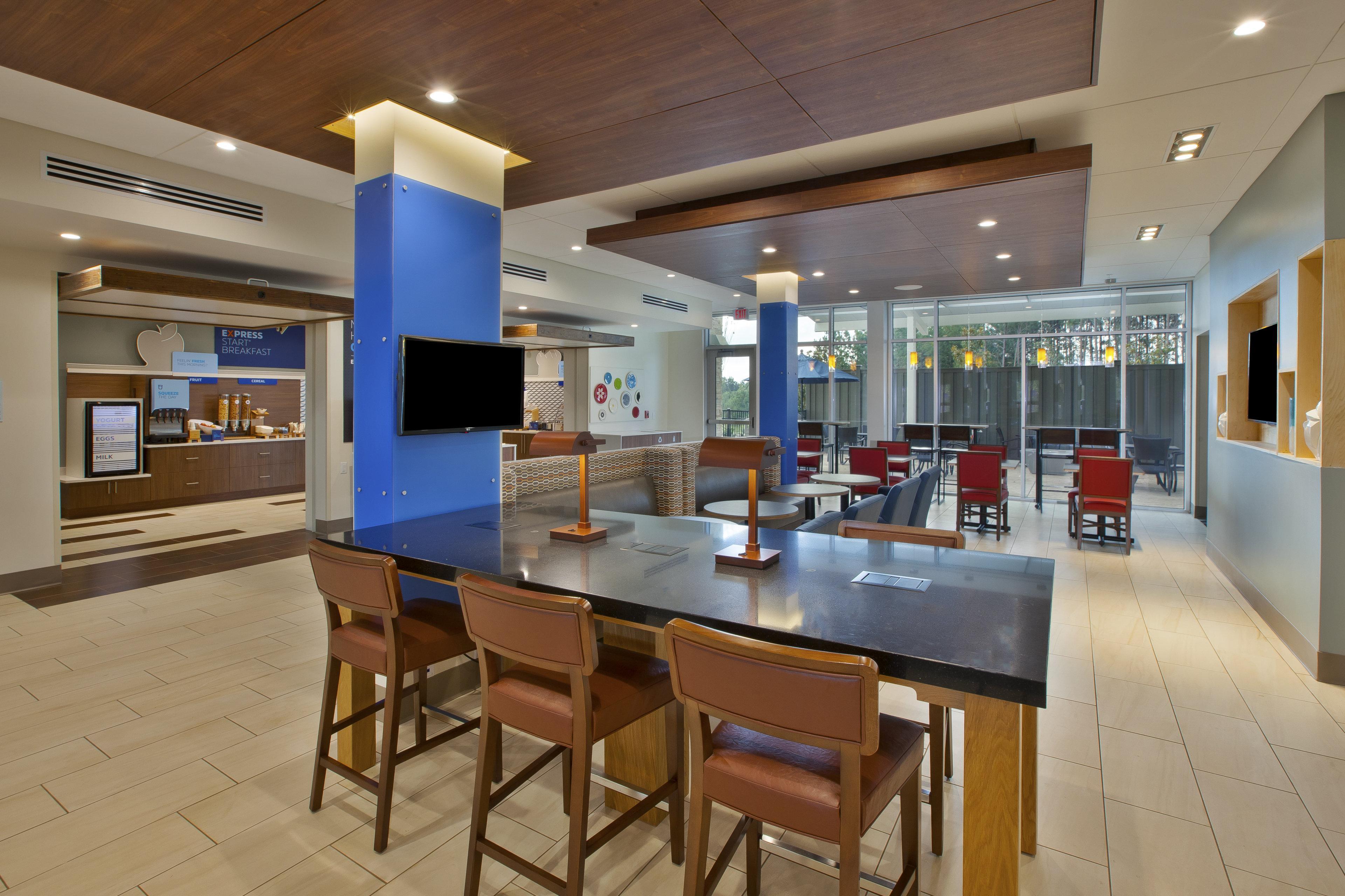 Holiday Inn Express And Suites South Hill By Ihg Buitenkant foto
